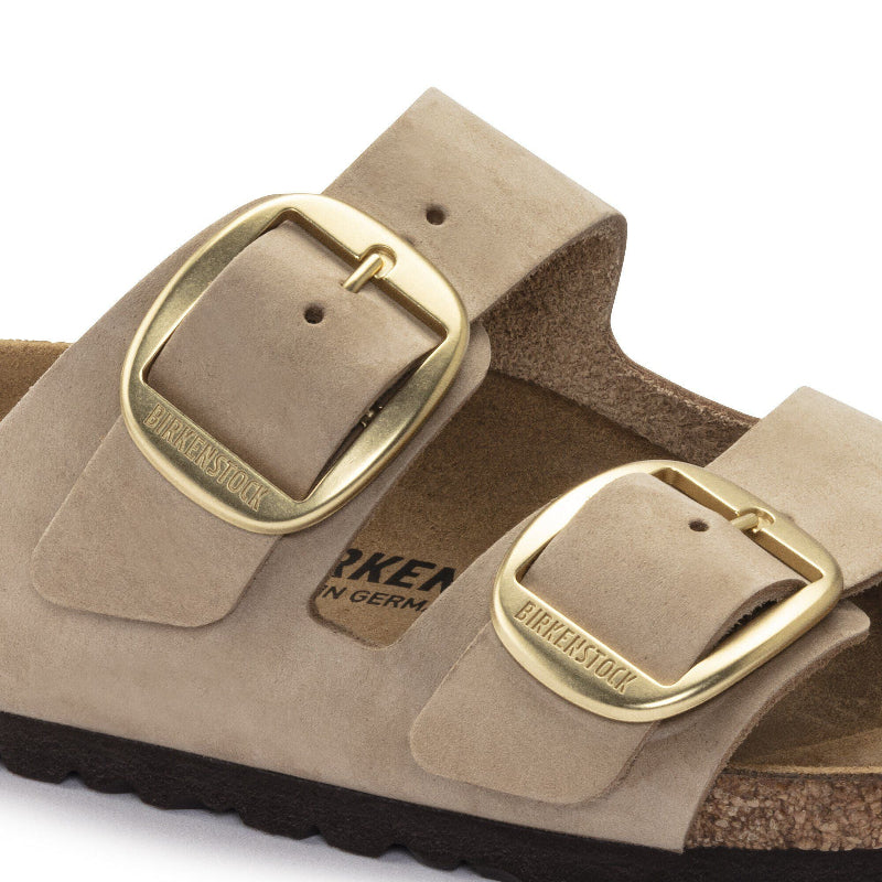 BirkenstockArizonaBigBuckleSandcastleNubuckRegularSandalcloseupview