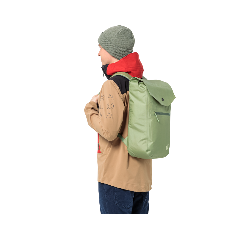 DeuterDrout20GroveBackpackSideView_OnModel