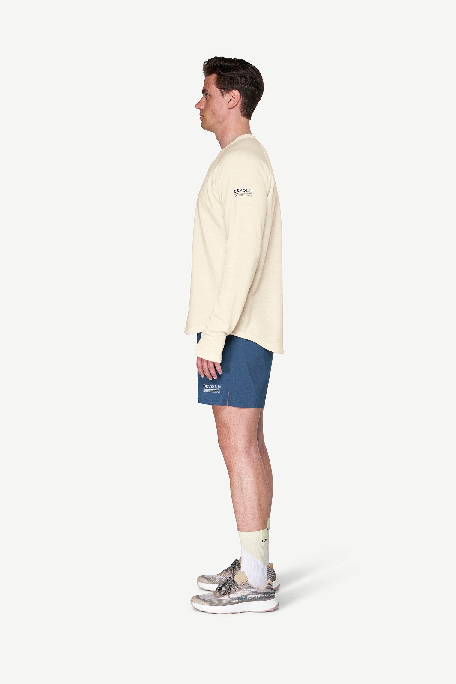 DevoldEnduranceMerinoCrewMan-RawWhiteSideView