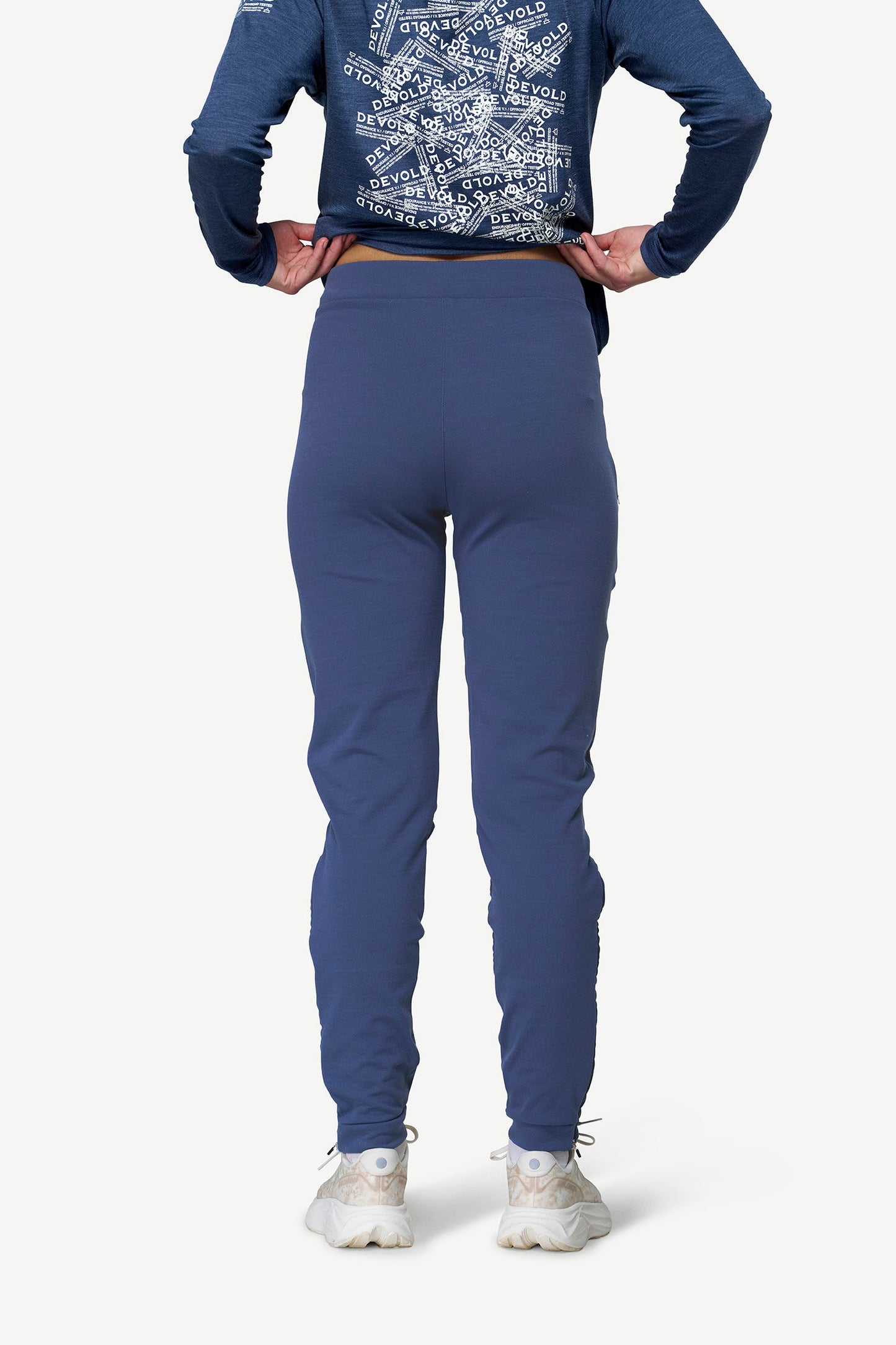 DevoldEnduranceMerinoPantsWmn-NightBackView