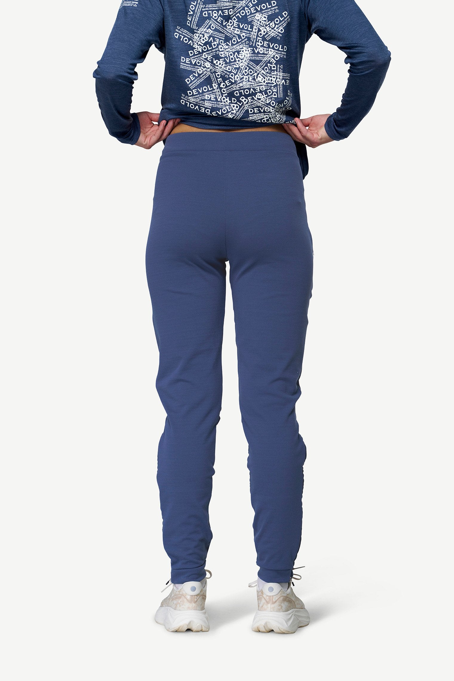 DevoldEnduranceMerinoPantsWmn-NightBackView