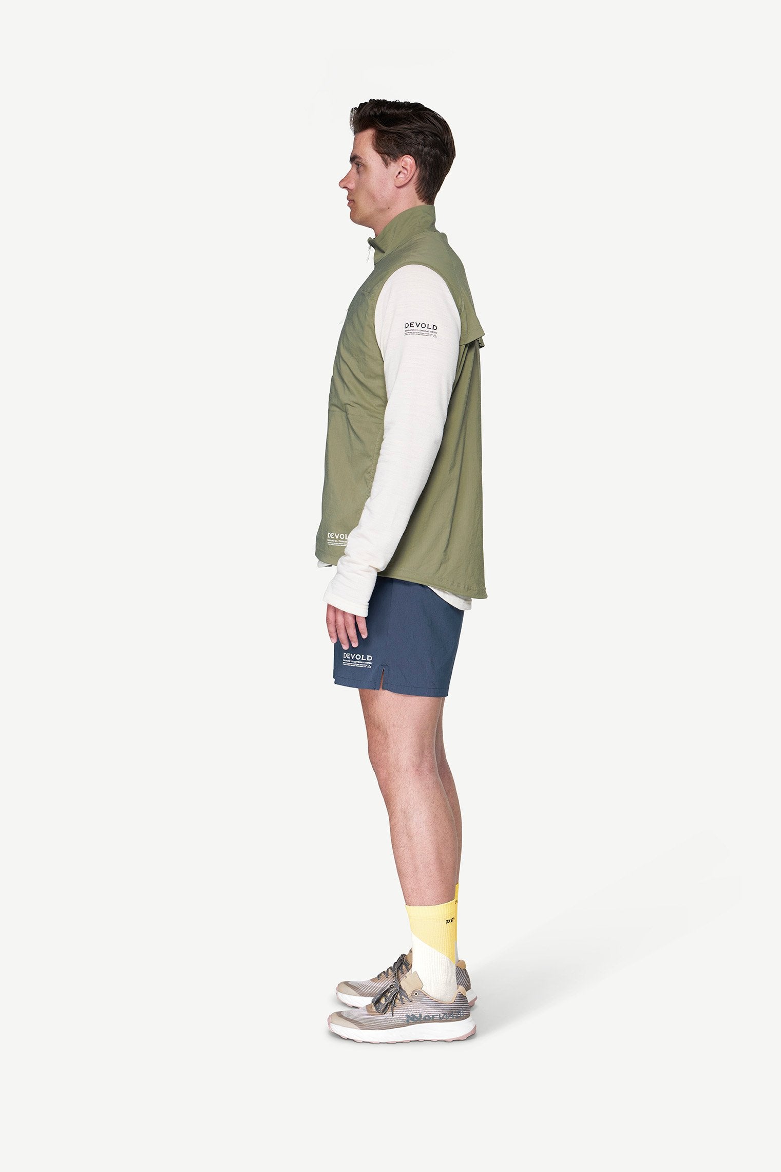 DevoldEnduranceMerinoVestMan-LichenSideView