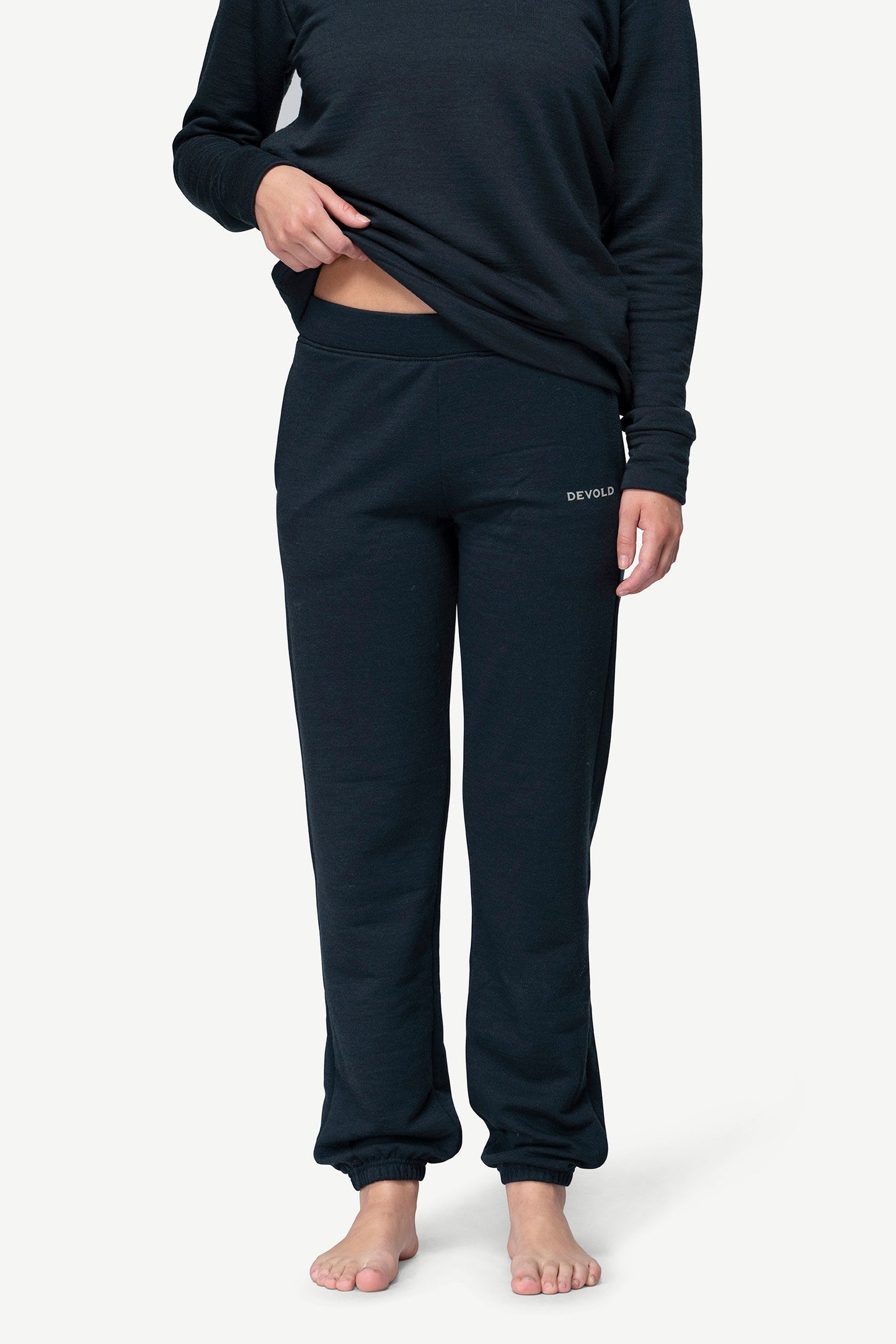 DevoldEverydayPantsWmn-InkFrontView