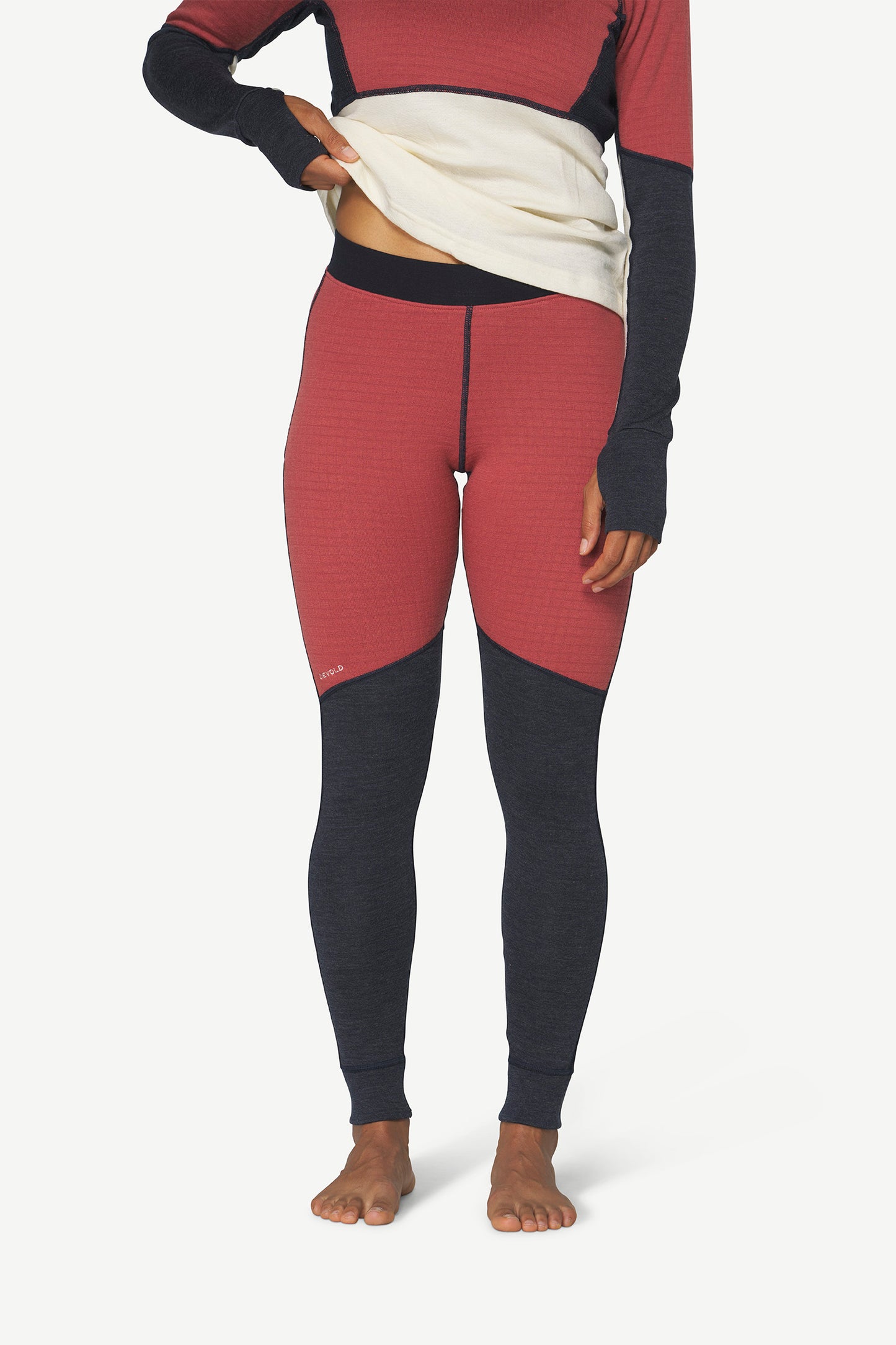 DevoldExpeditionArcticProLongsWmn-Marsala-SFrontView