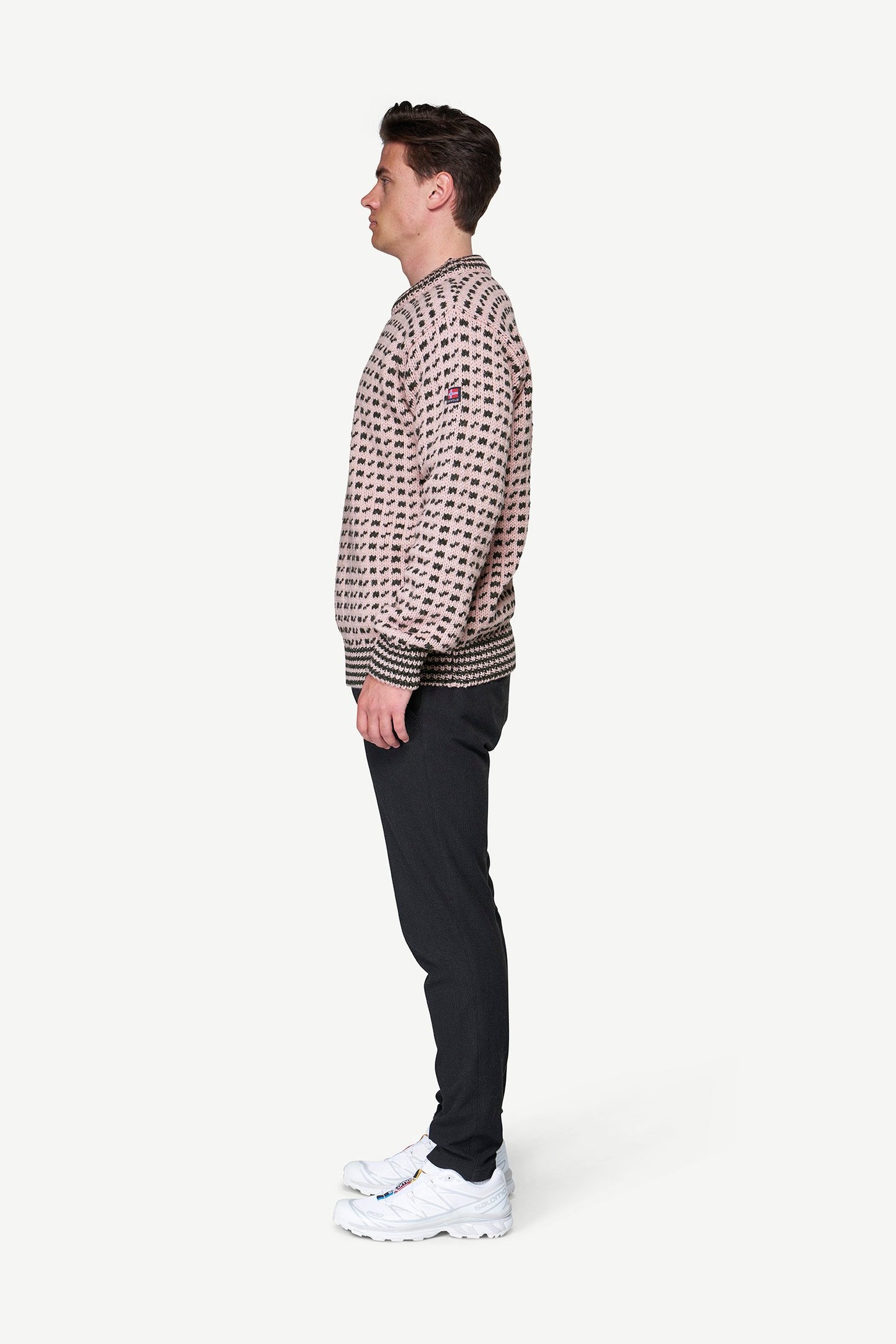 DevoldOriginalIslenderWoolSweater-ChalkPinkAnthracite-XSSideView