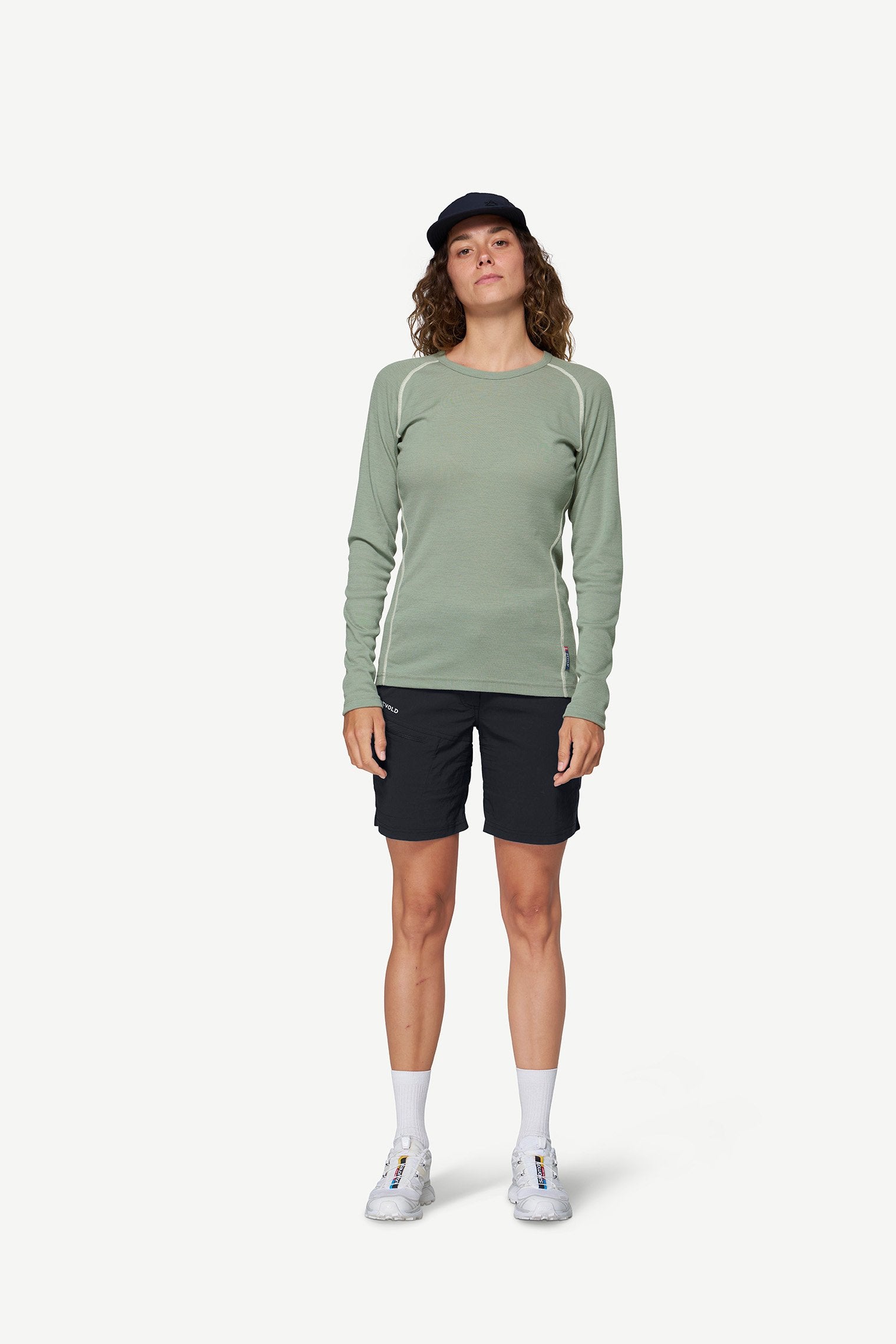 Devold_Lauparen_Merino_190_Base_Shirt_Wmn_-_Fog_Front_View