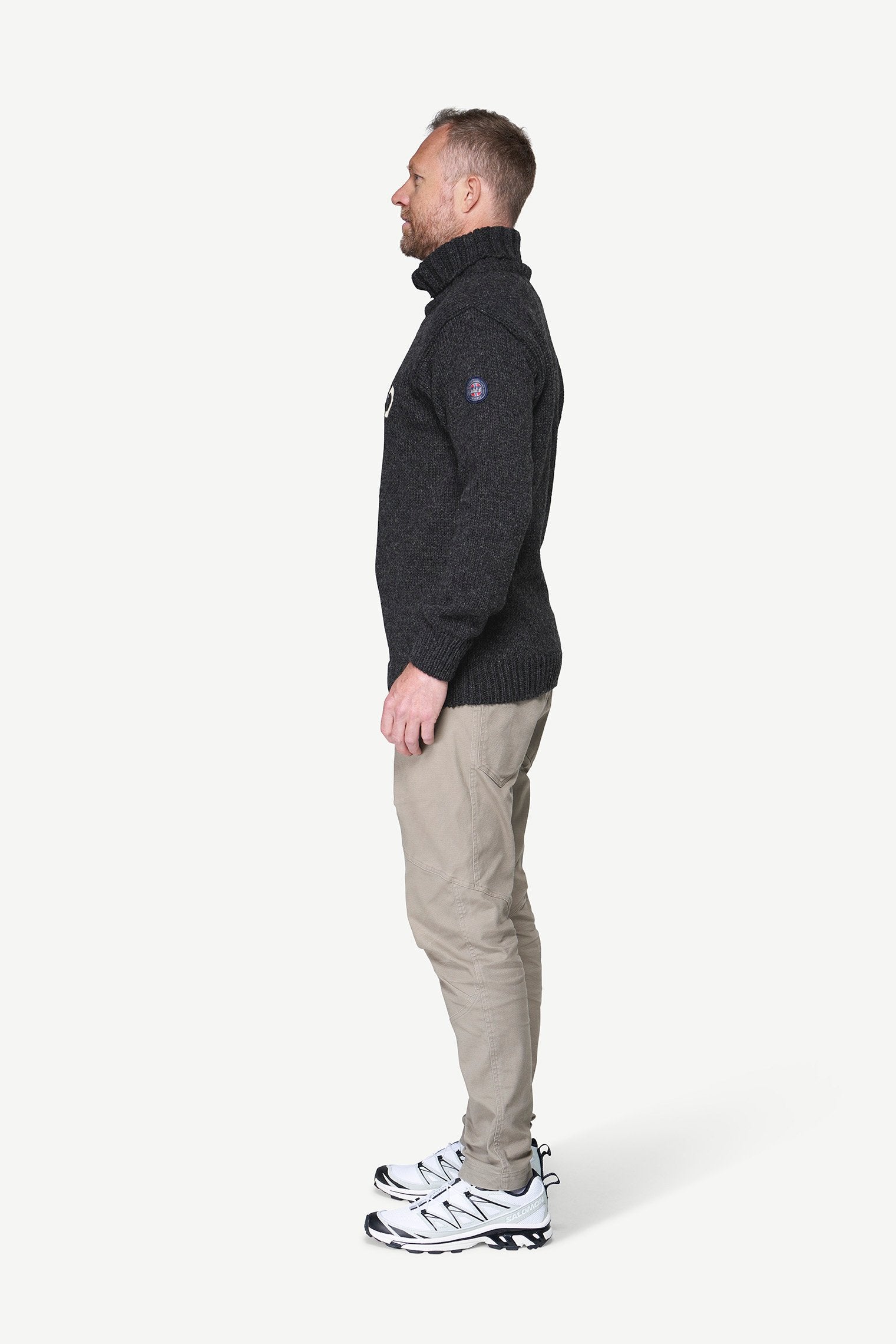 Devold_Nansen_Legacy_High_Neck_-_Anthracite_Offwhite_Men_Side_View