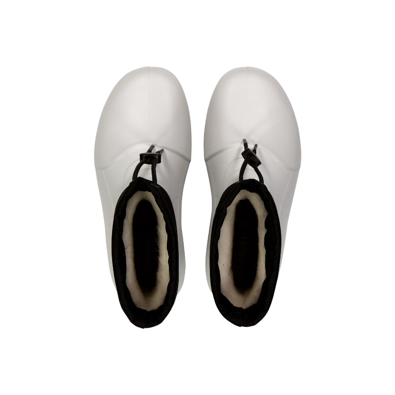FubukiNiseko3.0LowWhiteBootsPairTopView